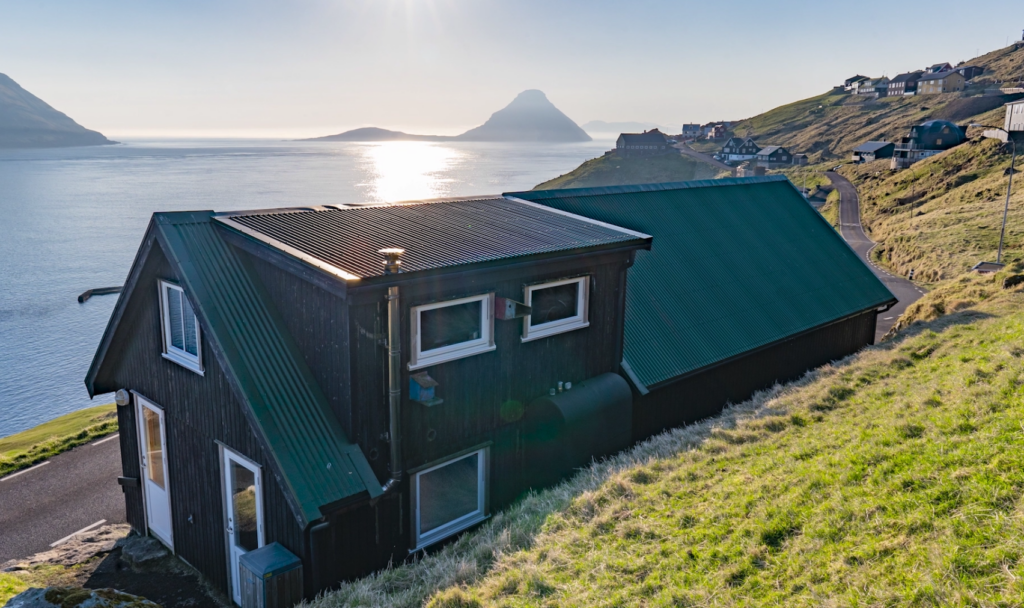 Upp á Stovugólv á Velbastað – Sláið ring