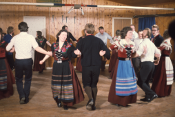 Tórur Johannesen, Ásla Klementsen, Jóan Petur Hentze, Paula Olsen, Jóan Petur undir Skarði, Elsa Petersen, Jóanes Johannesen.