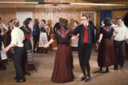 Lorain Simonsen, Jóan Petur undir Skarði, Elsa Petersen, Jóanes Johannesen, Ásla Klementsen, Herbjørn Simonsen.